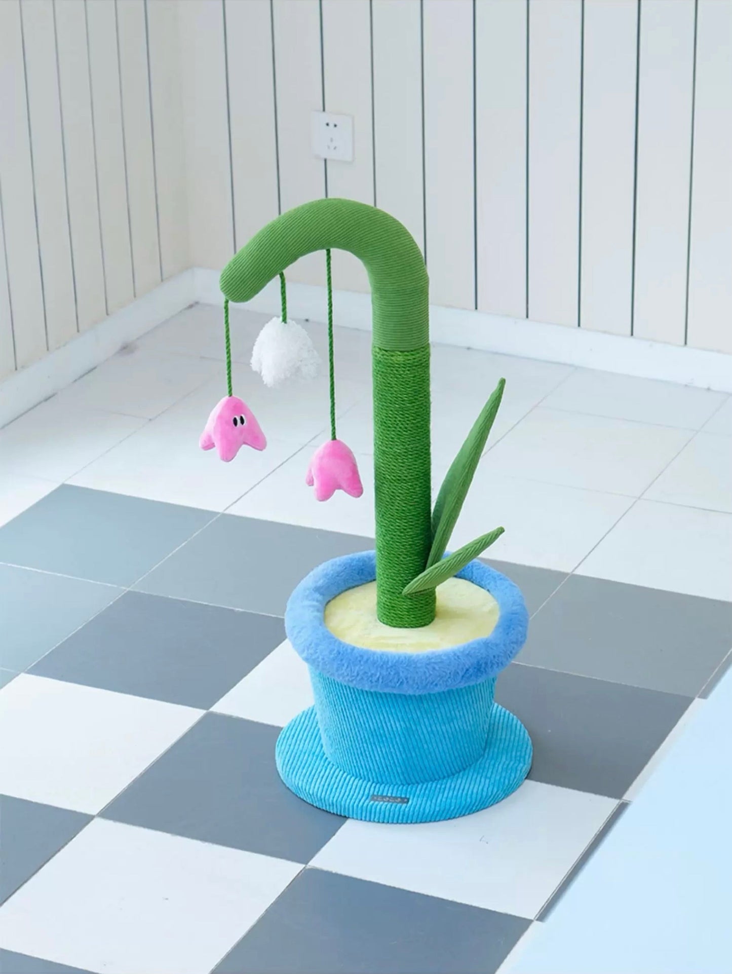 Lily of the Valley Potted Scratching Post