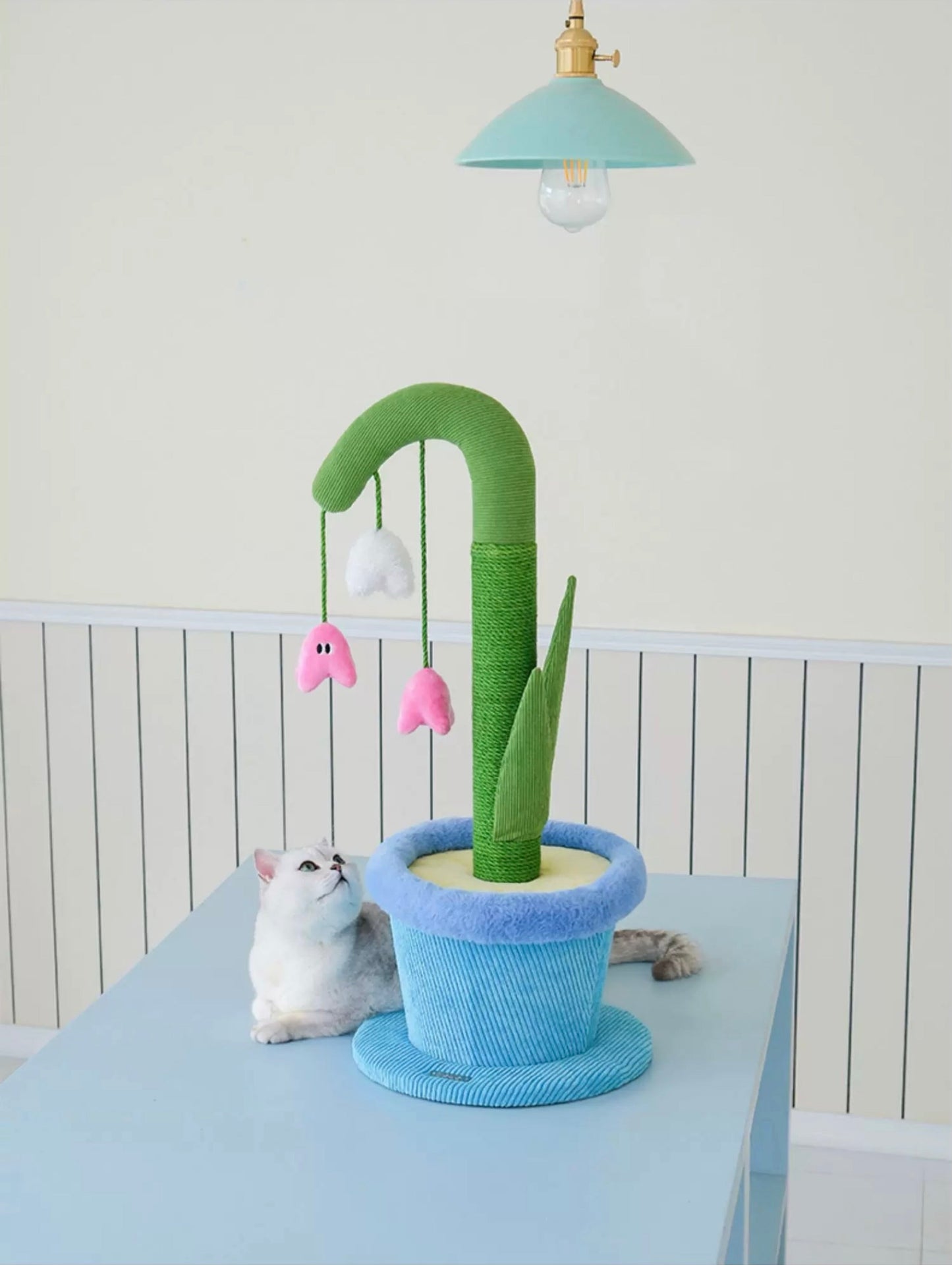 Lily of the Valley Potted Scratching Post