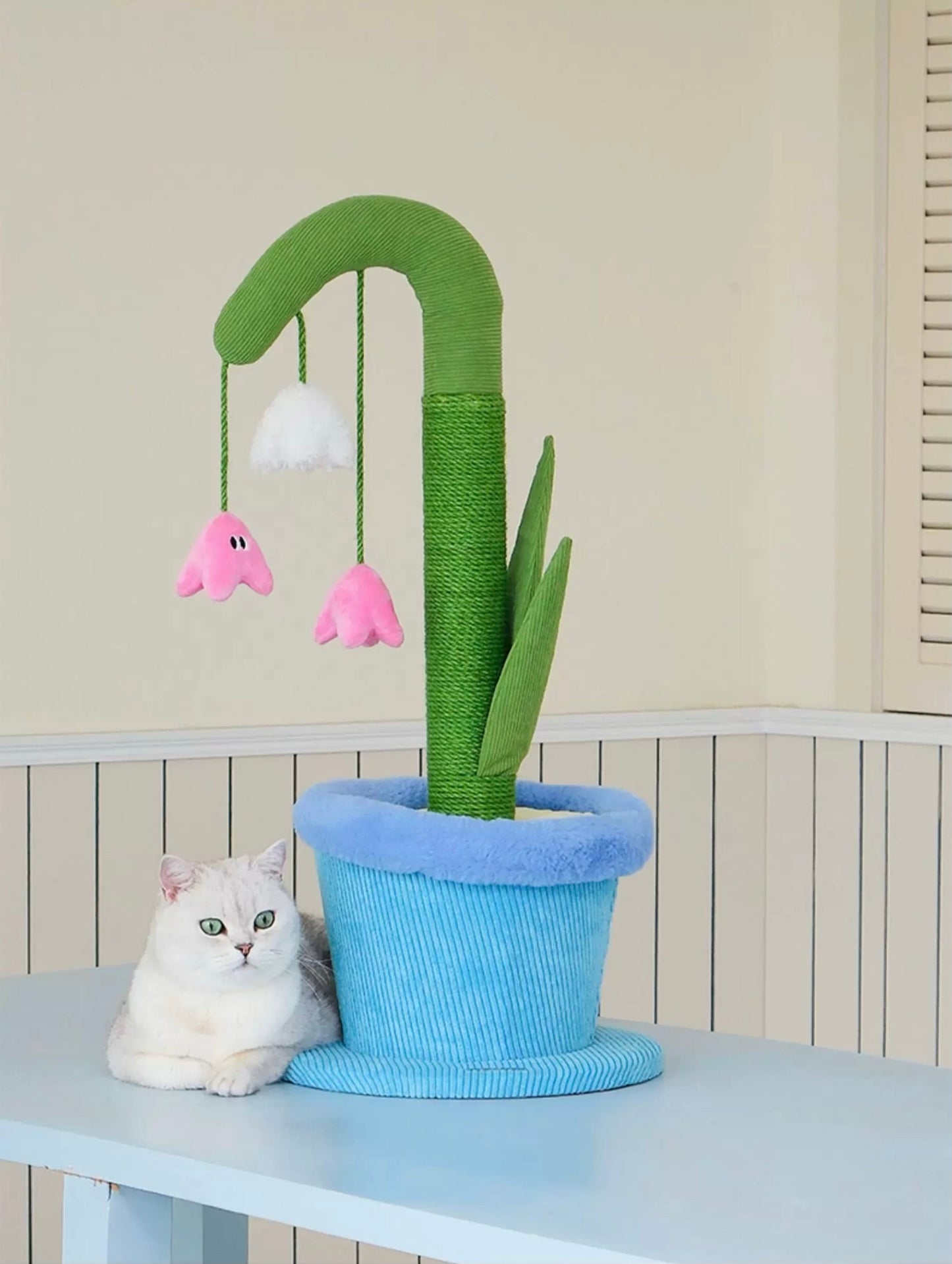 Lily of the Valley Potted Scratching Post