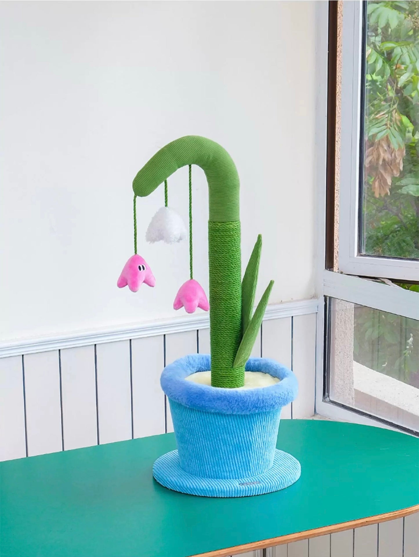 Lily of the Valley Potted Scratching Post