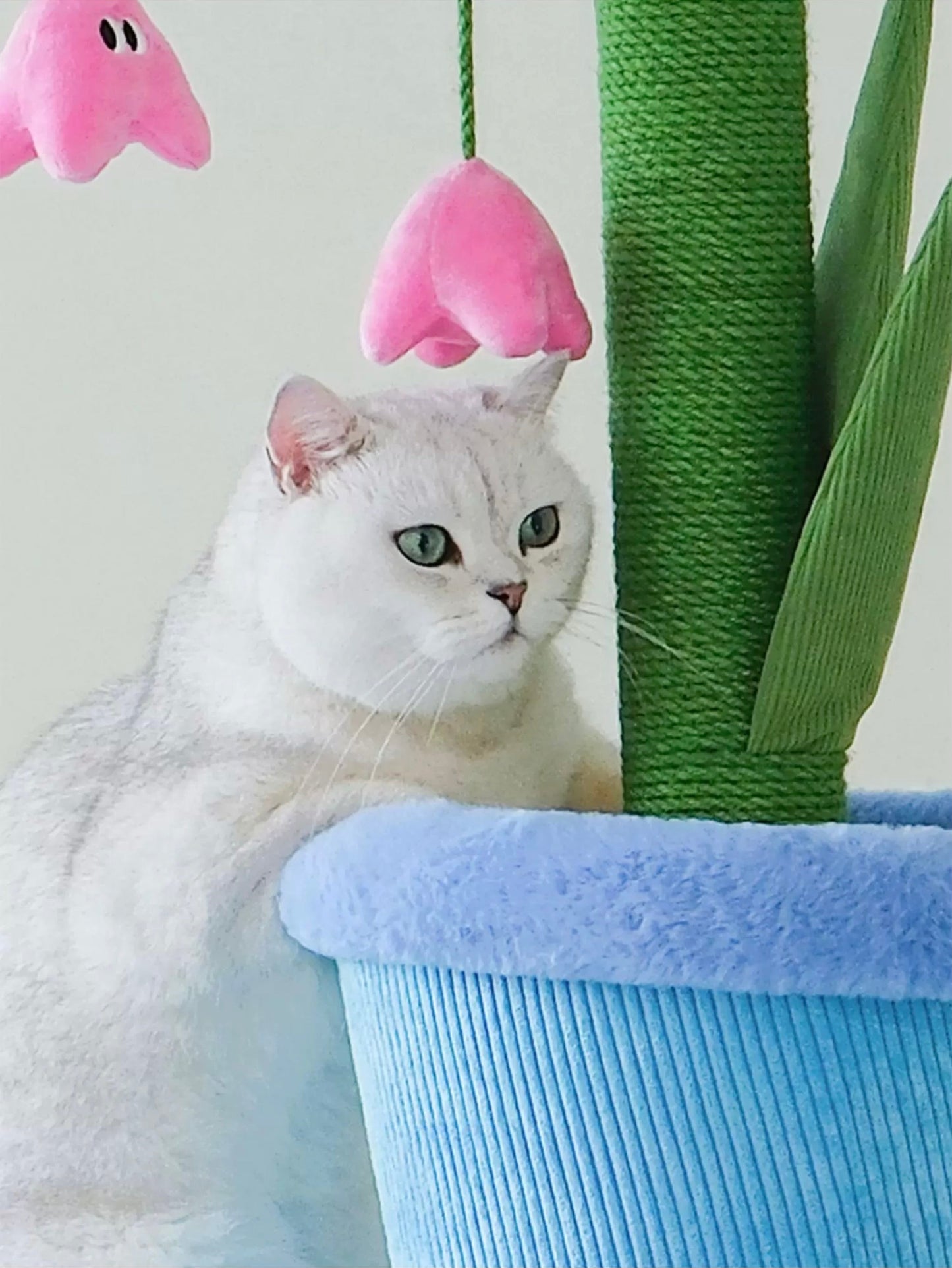 Lily of the Valley Potted Scratching Post