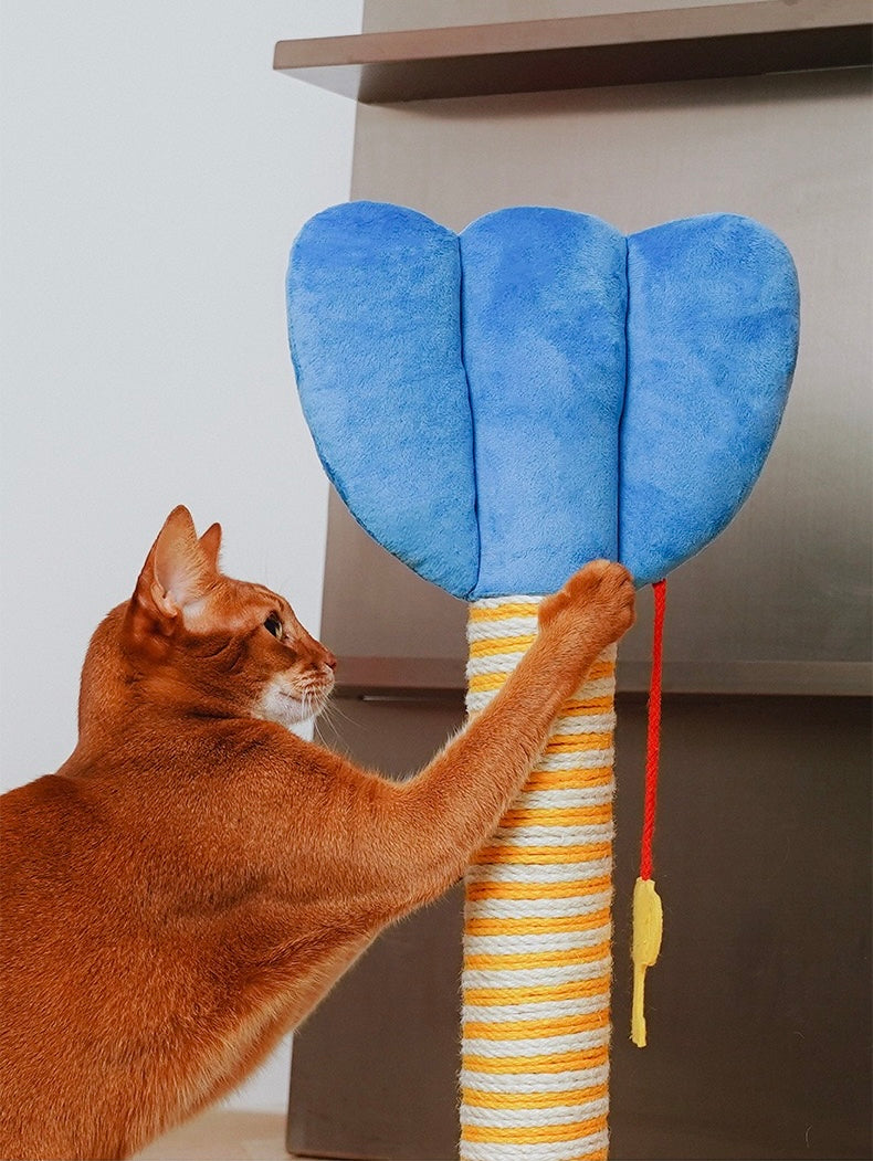 ZEZE Red Heart Dart Scratching Post